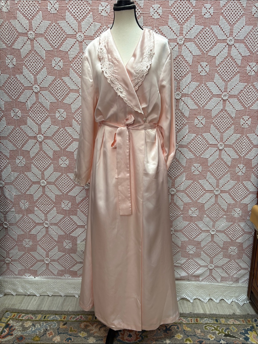 Vanity Fair Pink Satin Robe Size L